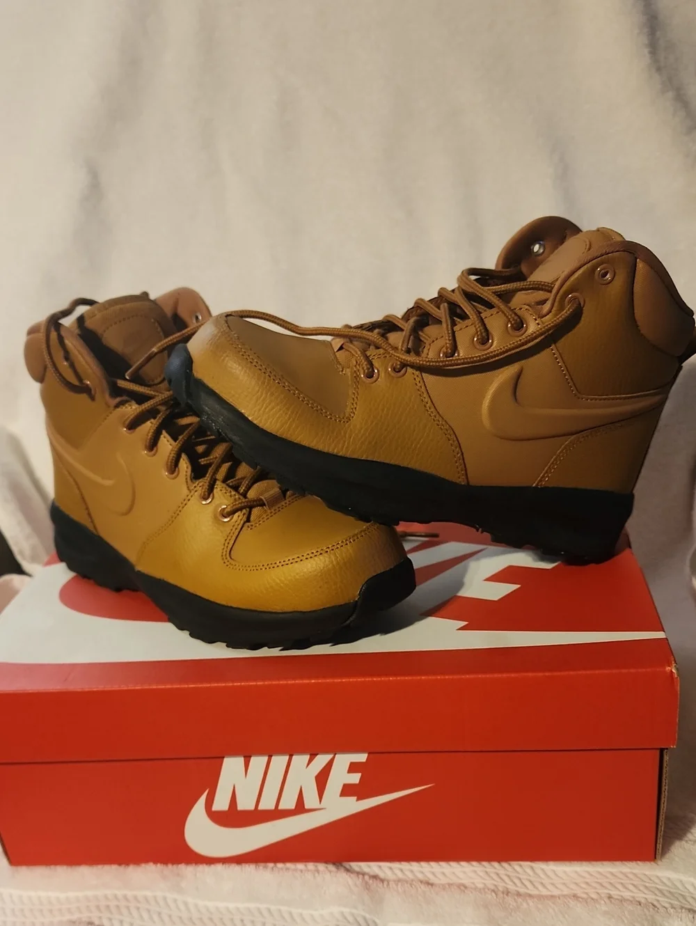 Nike Men’s Tan/Brown Outdoor Boots
